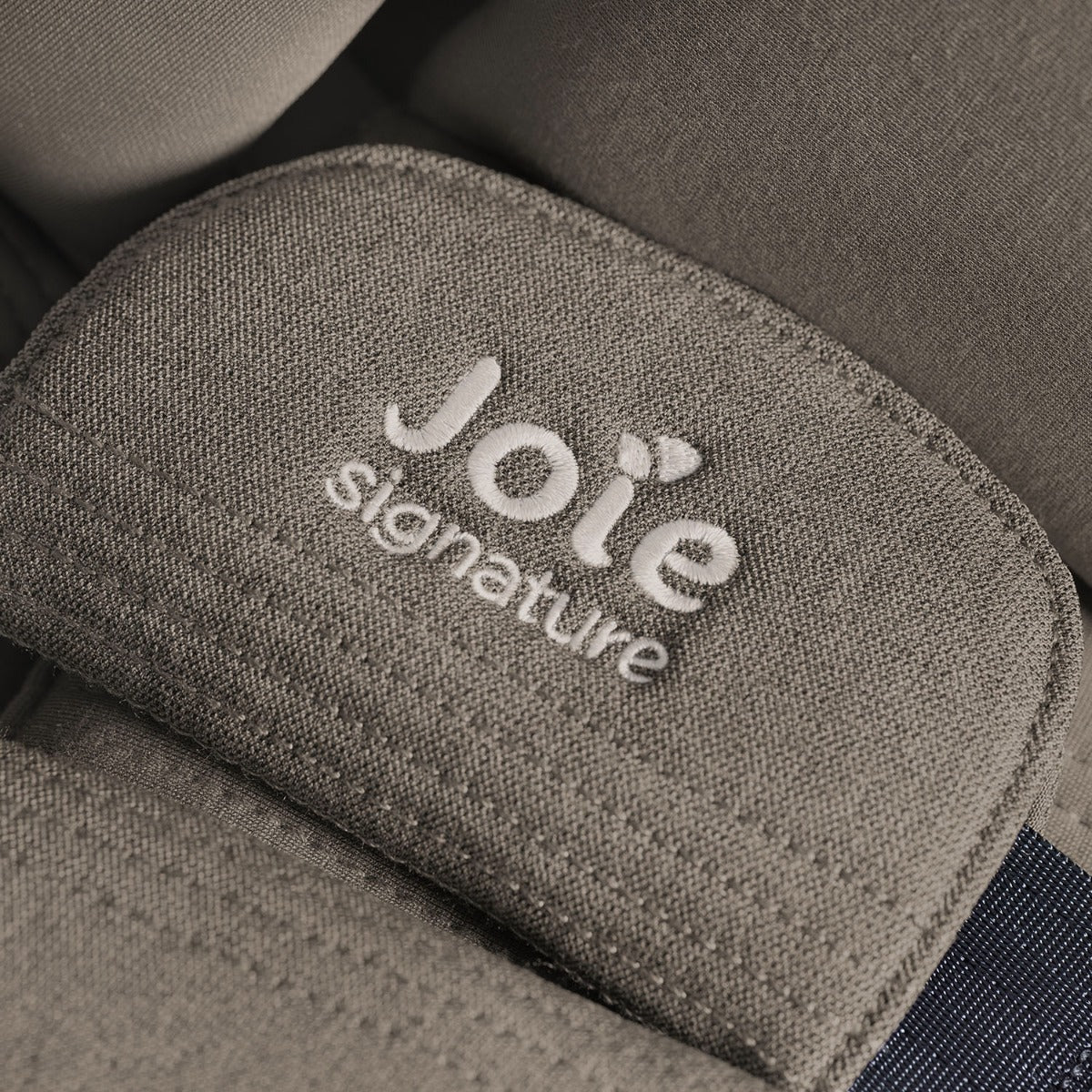 Joie i-Level Pro Signature i-Size Car Seat - Maple